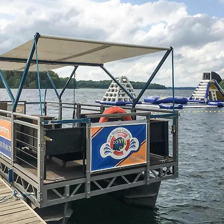 Gezellig Schip Met 2 Slaapkamers In Botel Złocieniec