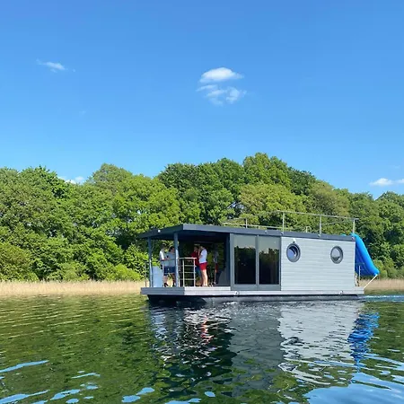 Botel 2 Bedroom Ship In Zlocieniec