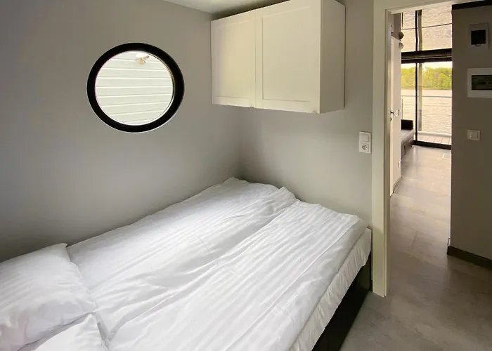 Cozy Ship In With View Hotel en barco