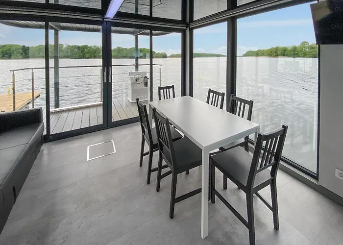 Cozy Ship In With View Hotel en barco