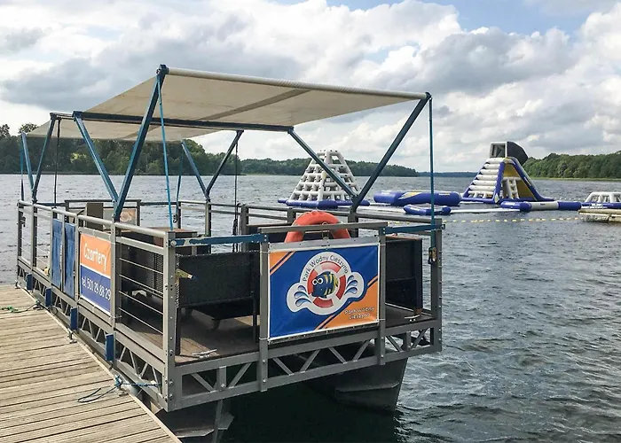 Cozy Ship In With View Hotel en barco Złocieniec