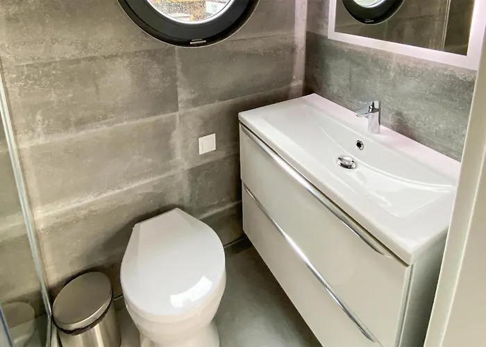 Cozy Ship In With View Hotel en barco