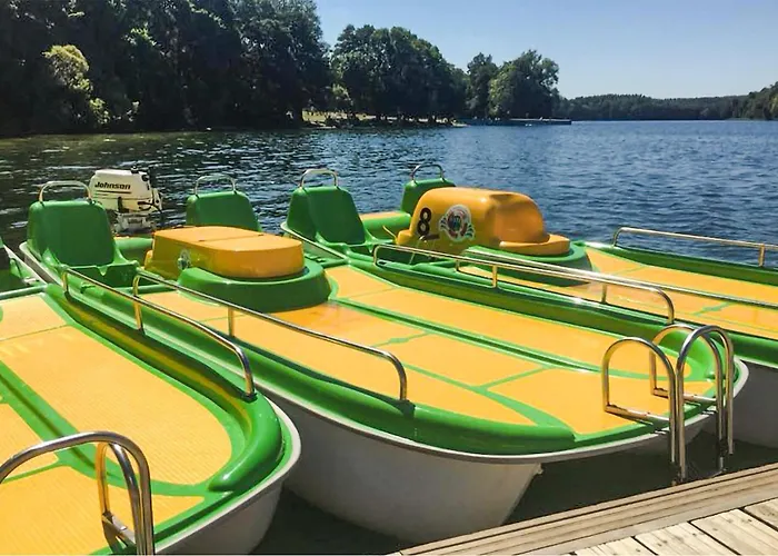 Hotel en barco Cozy Ship In With View 4*